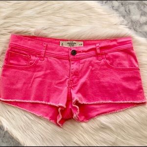 A B E R C R O M B I E : Pink Cutoff Denim Shorts